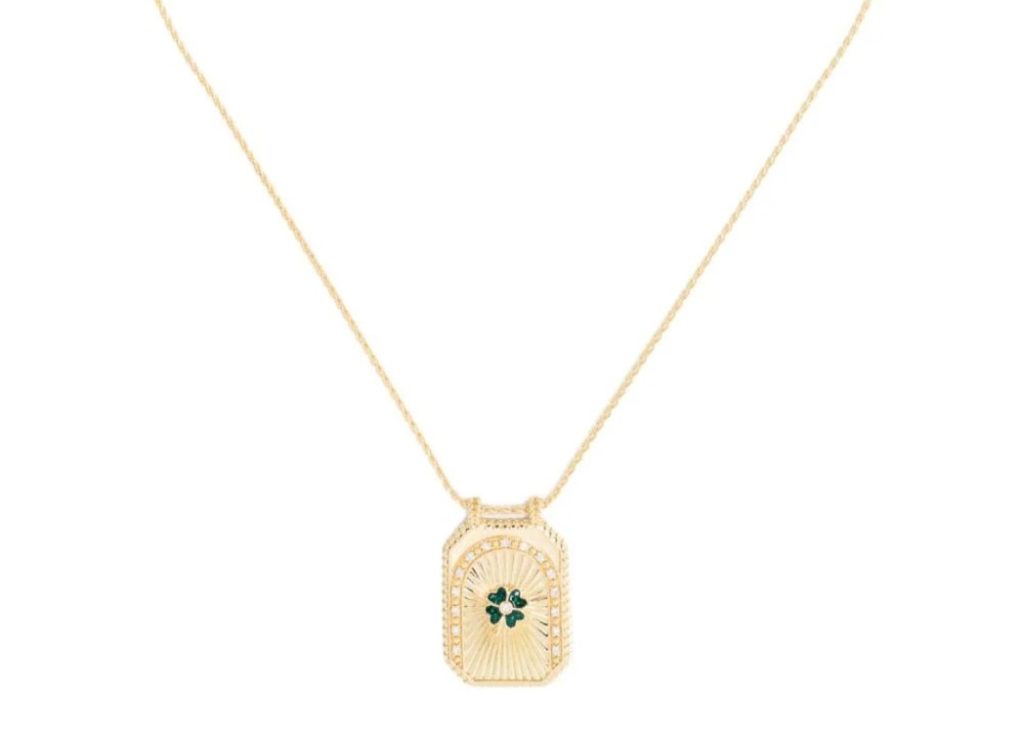Clover Scapular in 18K Yellow Gold