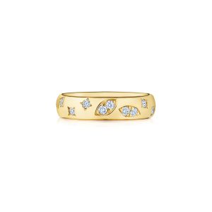 Cobblestone Ring with Star-Set Diamonds in 18K Yellow Gold